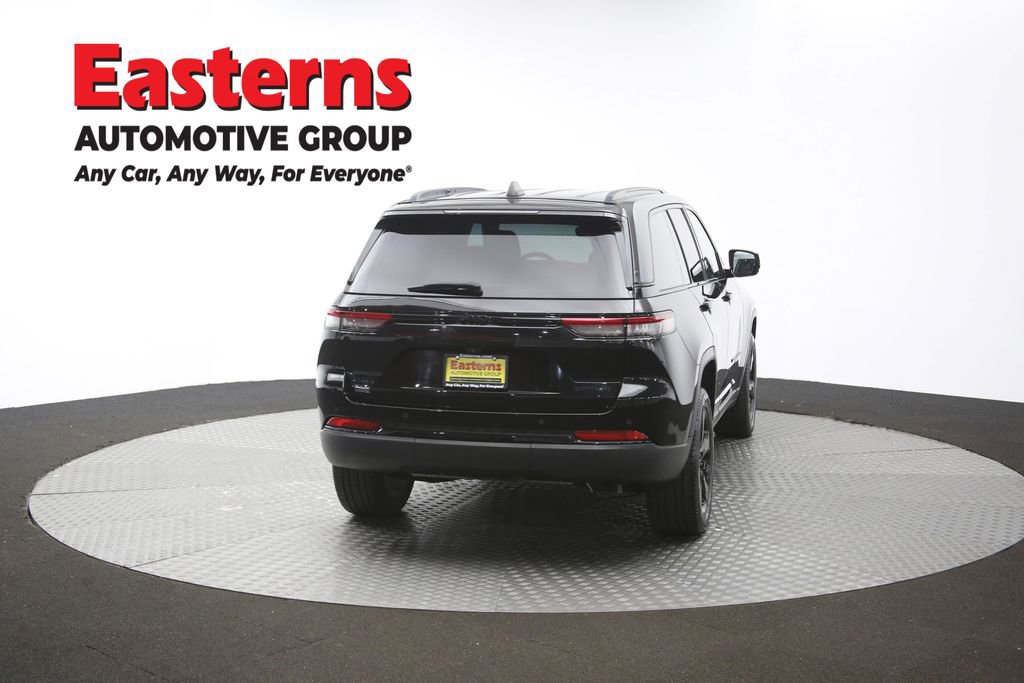 Used 2023 Jeep Grand Cherokee Limited w/ Black Appearance Package AWD/4WD image 40