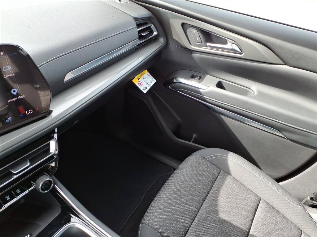 Used 2026 Chevrolet Traverse LT w/ Driver Confidence Package FWD image 35