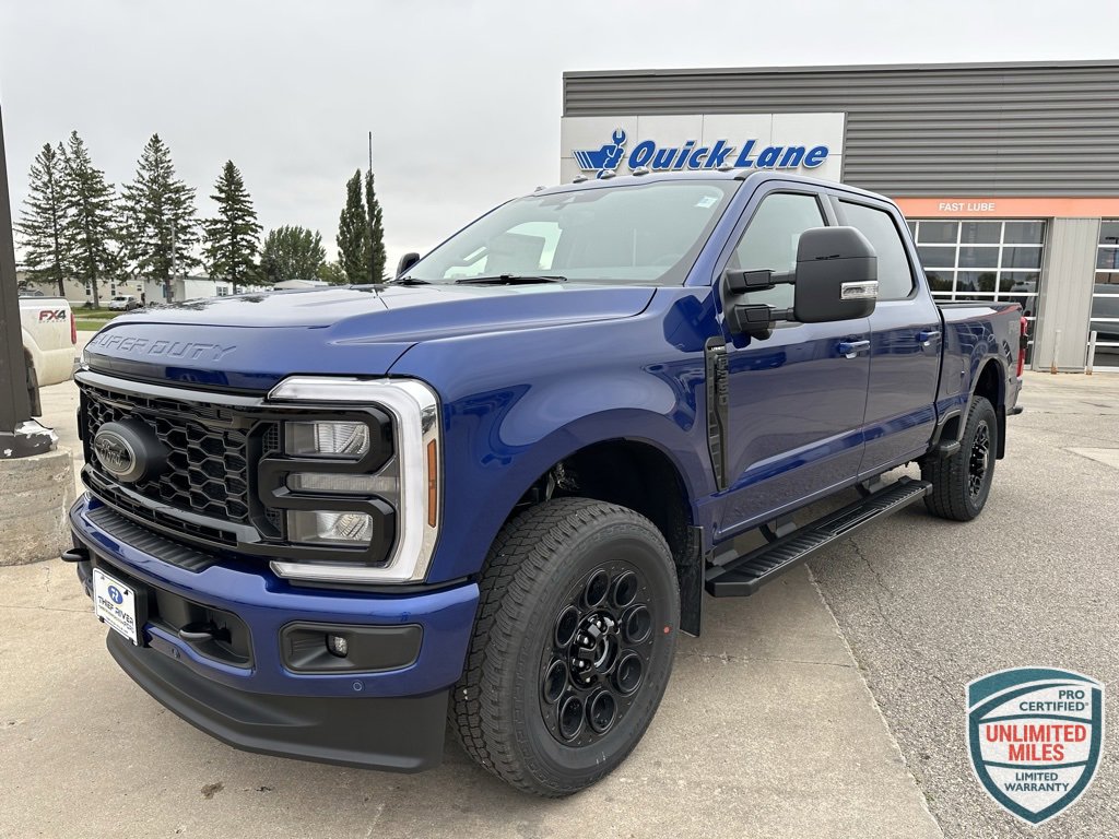 New 2026 Ford F350 Lariat w/ Black Appearance Package