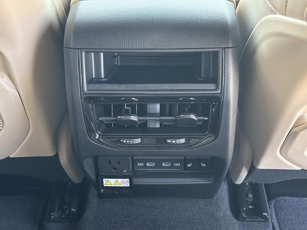 New 2026 Jeep Grand Cherokee Limited RWD image 14