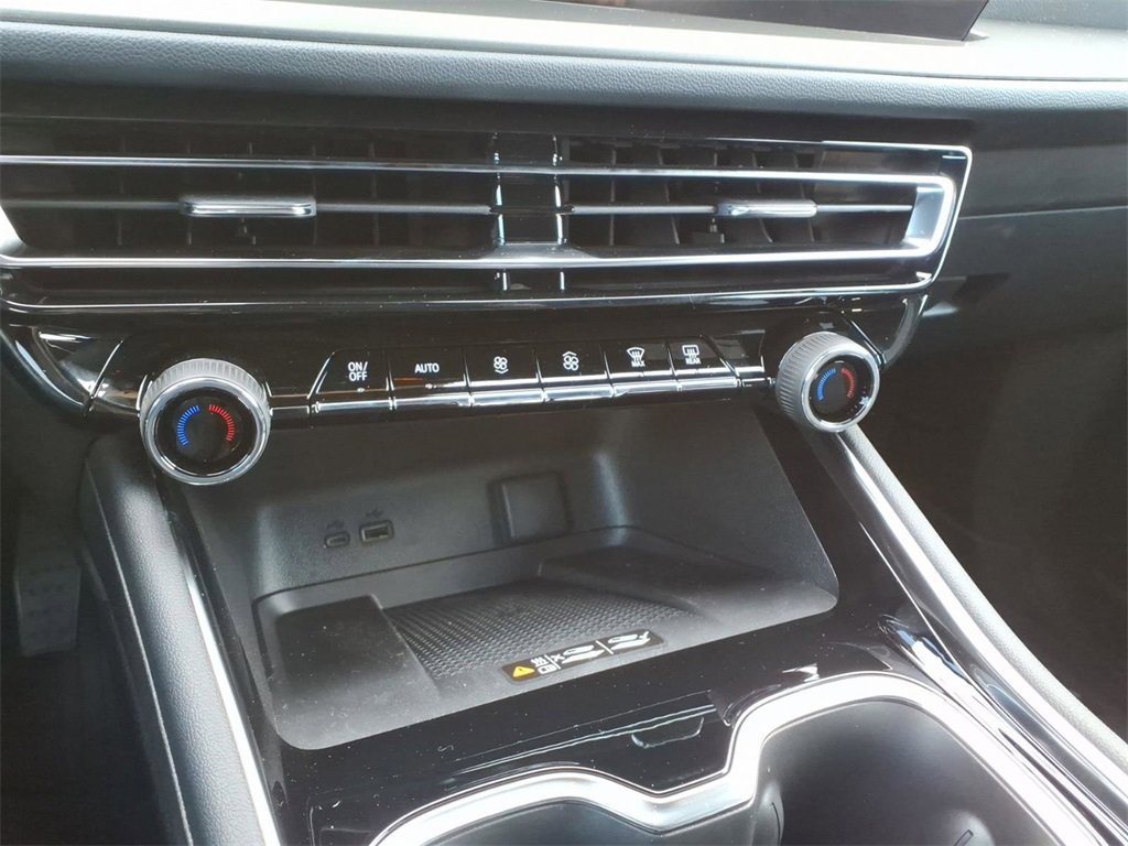 New 2026 Chevrolet Traverse LT w/ Enhanced Driving Package image 9