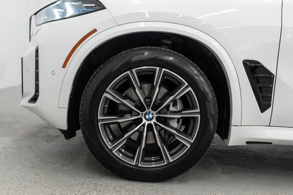 Used 2025 BMW X5 xDrive40i w/ M Sport Package w/ M Sport Package AWD/4WD image 43