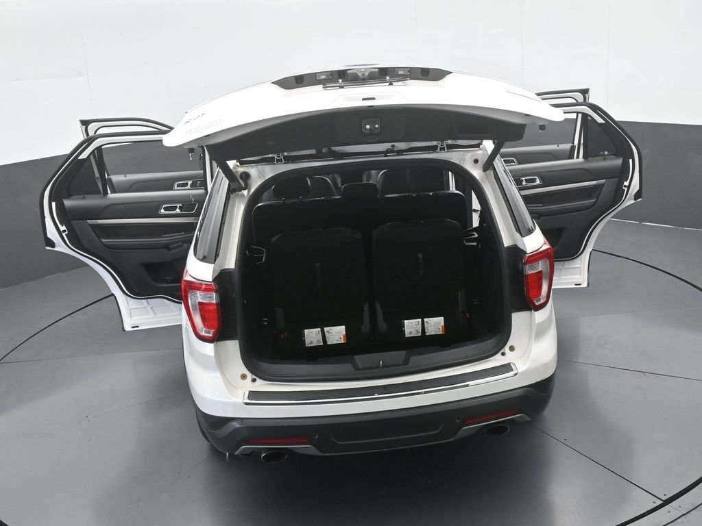 Used 2018 Ford Explorer XLT w/ Equipment Group 202A FWD image 70