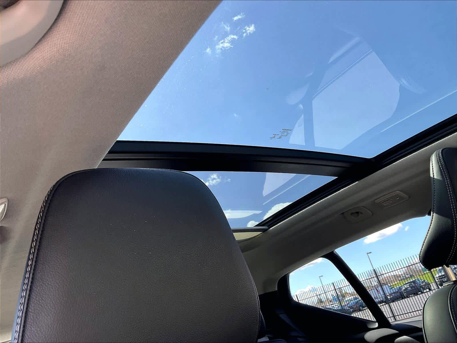 Used 2023 Volvo XC40 B5 Plus w/ Protection Package Premier image 24