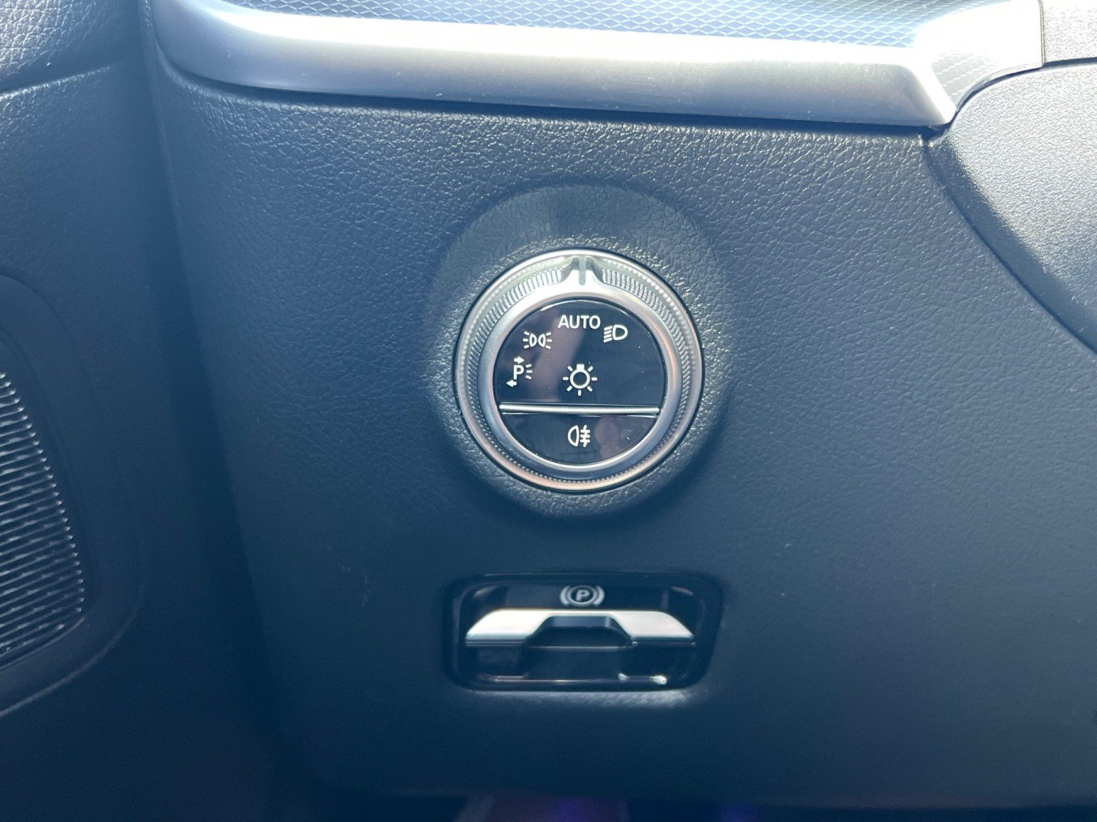 Certified 2025 Mercedes-Benz C 300 Sedan image 27