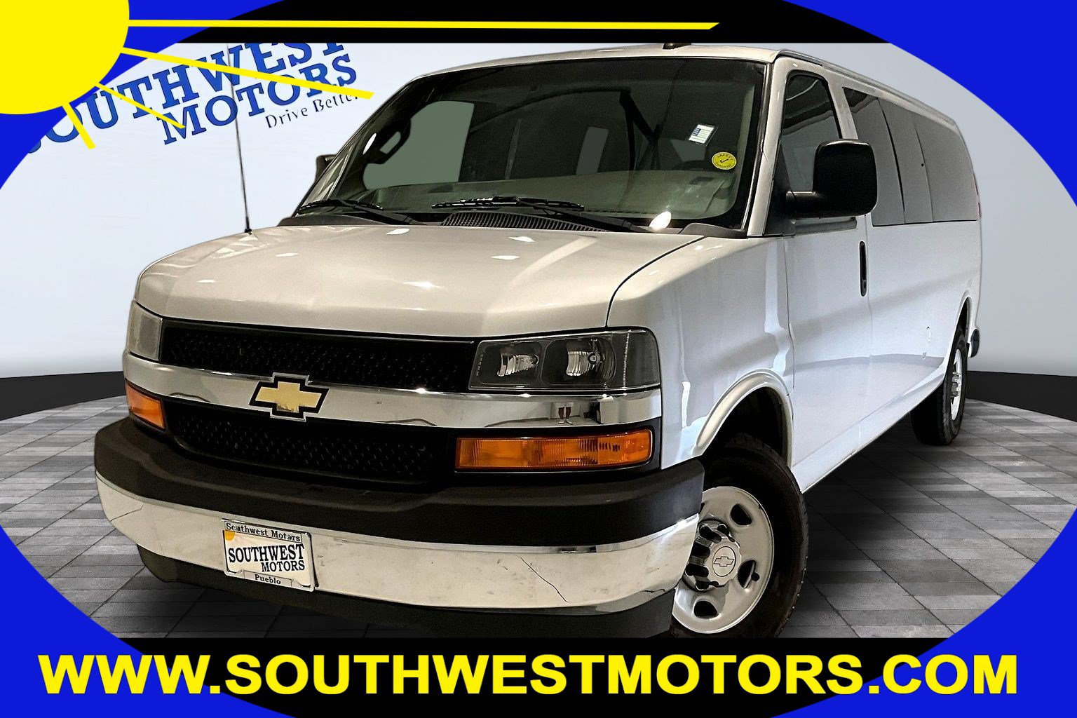 Used 2018 Chevrolet Express 3500 LT w/ LT Preferred Equipment Group RWD image 1