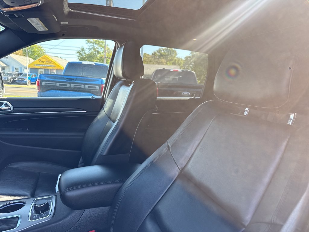 Used 2022 Jeep Grand Cherokee Limited AWD/4WD image 25