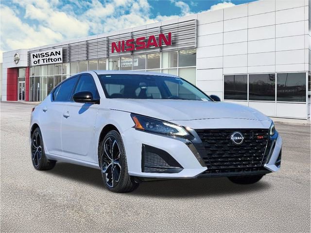 Certified 2024 Nissan Altima 2.5 SR image 1