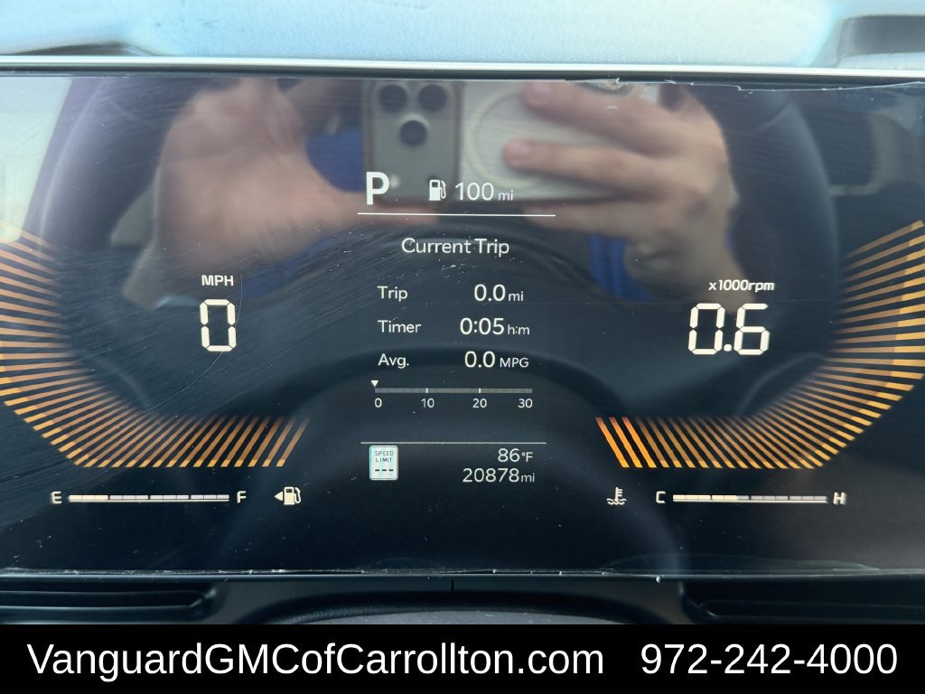Used 2025 Kia Carnival EX FWD image 15