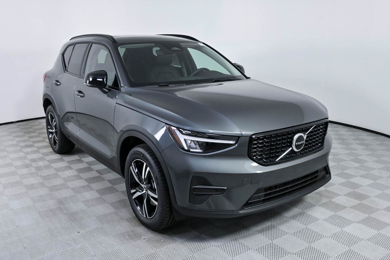 New 2026 Volvo XC40 B5 Core w/ Protection Package Premier AWD/4WD image 25