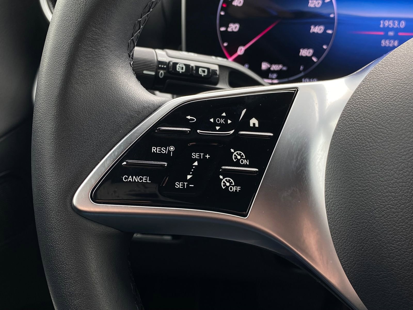 Used 2025 Mercedes-Benz GLC 300 image 22