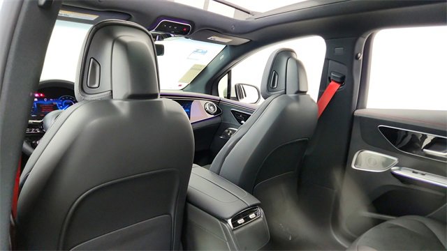 Used 2024 Mercedes-Benz EQE AMG 4MATIC SUV image 31
