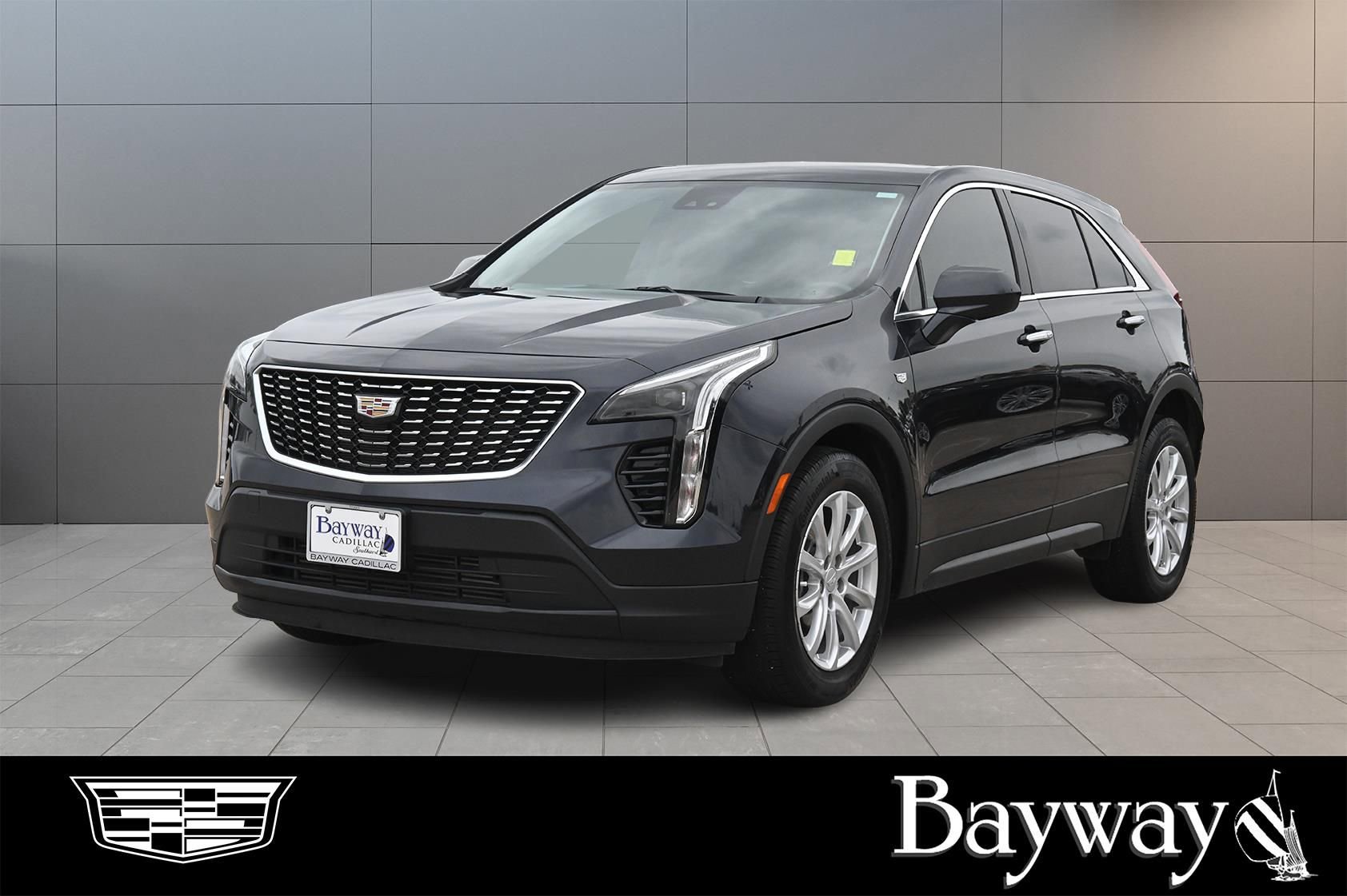 Used 2023 Cadillac XT4 Luxury w/ Cold Weather Package FWD image 1