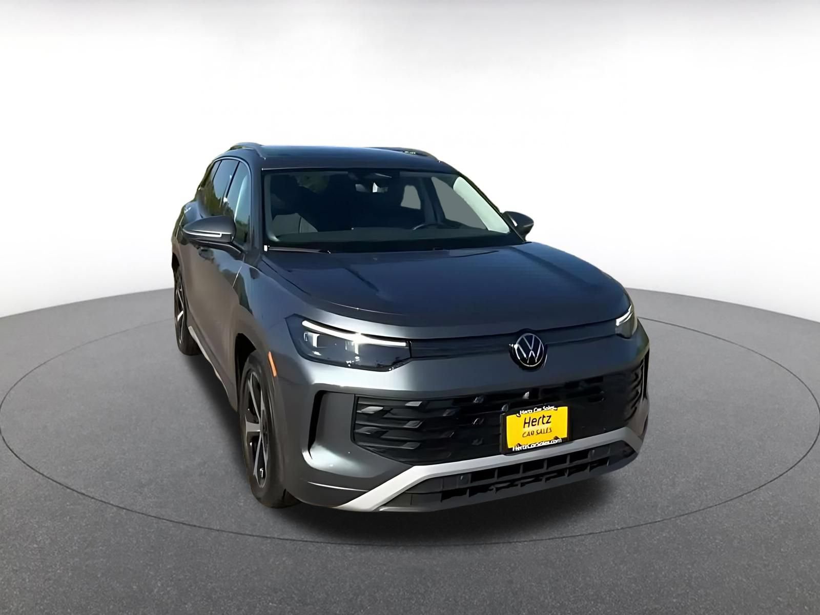 Used 2026 Volkswagen Tiguan SE FWD image 4