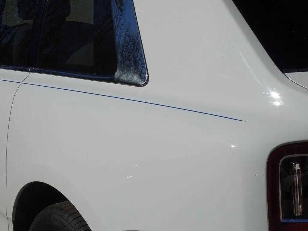 Certified 2022 Rolls-Royce Cullinan w/ Cullinan Package image 17