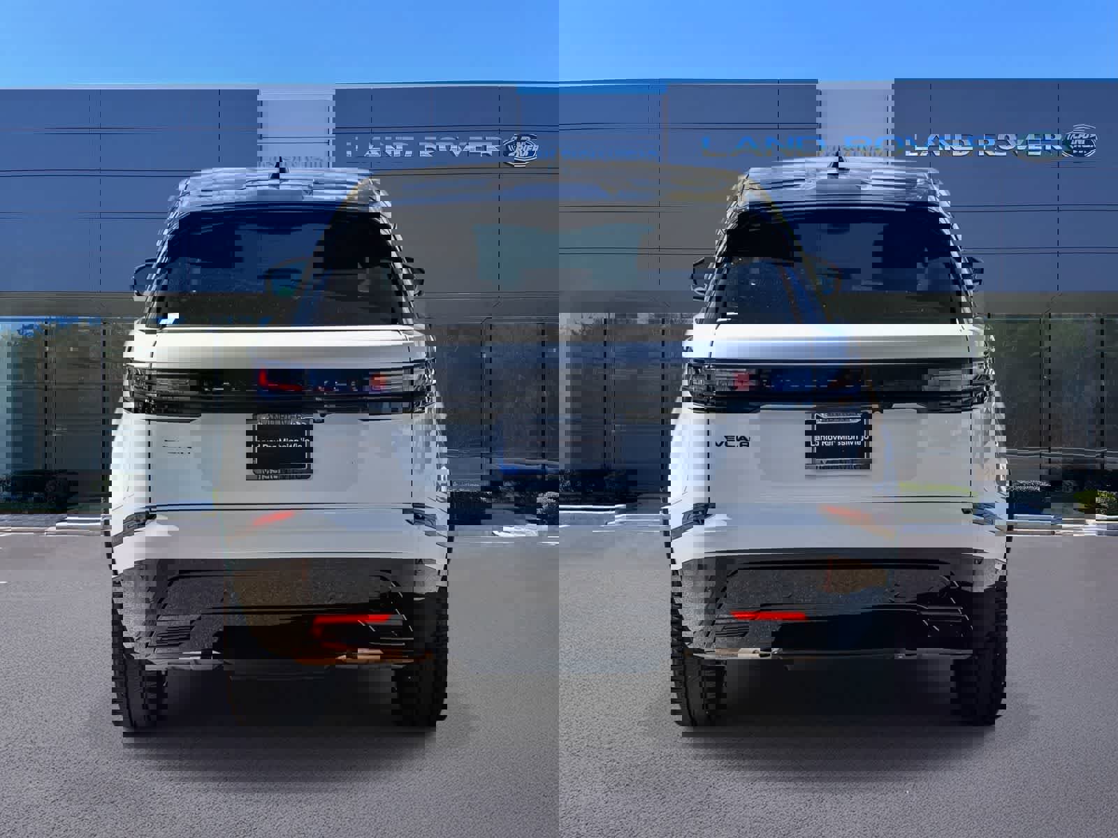 Used 2025 Land Rover Range Rover Velar Dynamic SE image 5