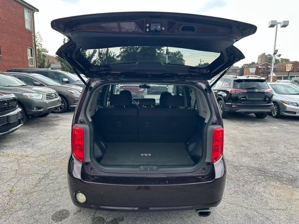 Used 2010 Scion xB FWD image 21