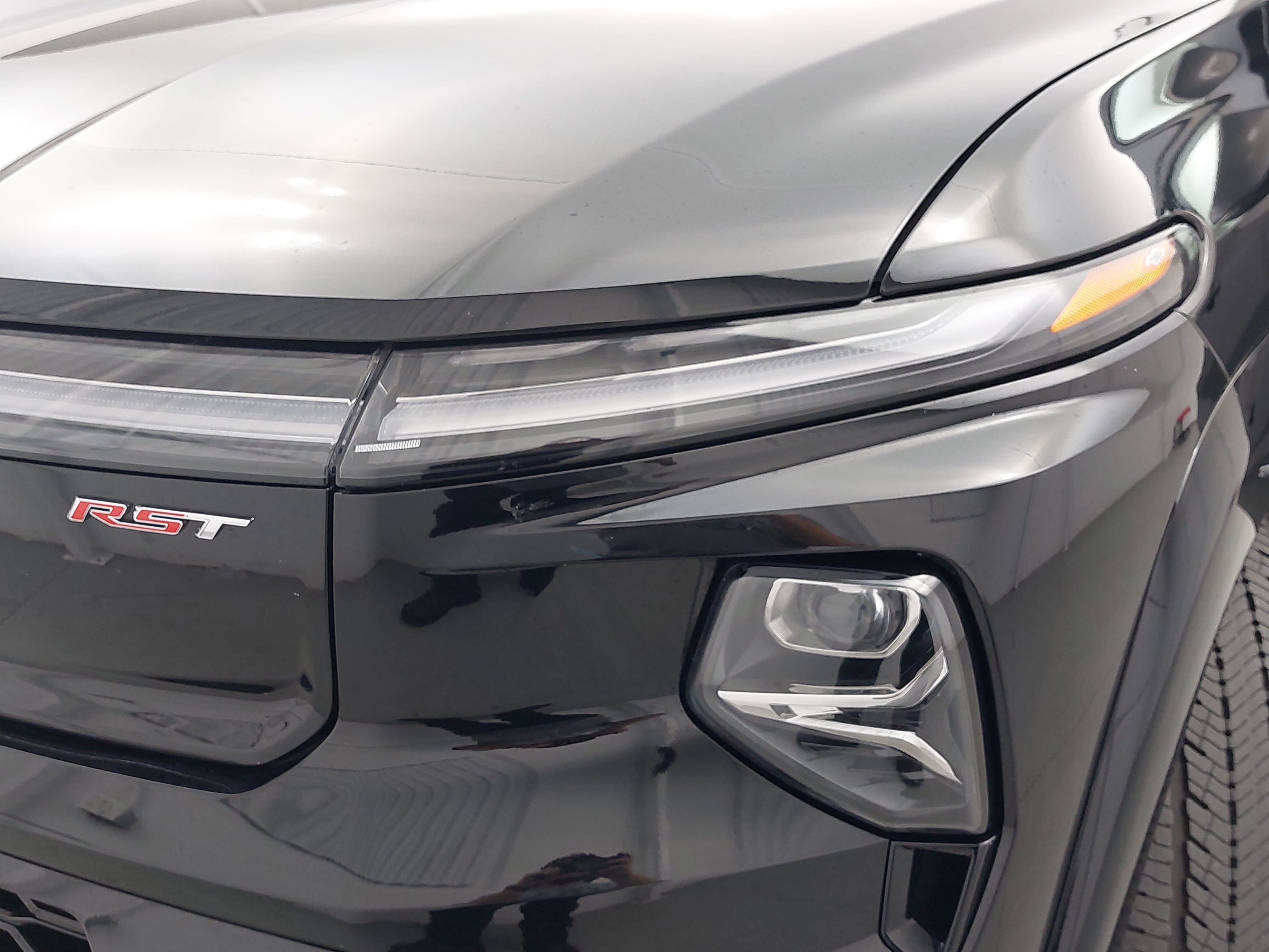 Used 2024 Chevrolet Silverado EV RST AWD/4WD image 33