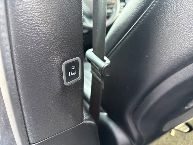 Used 2018 Chrysler Pacifica Touring-L w/ Premium Audio Group image 16