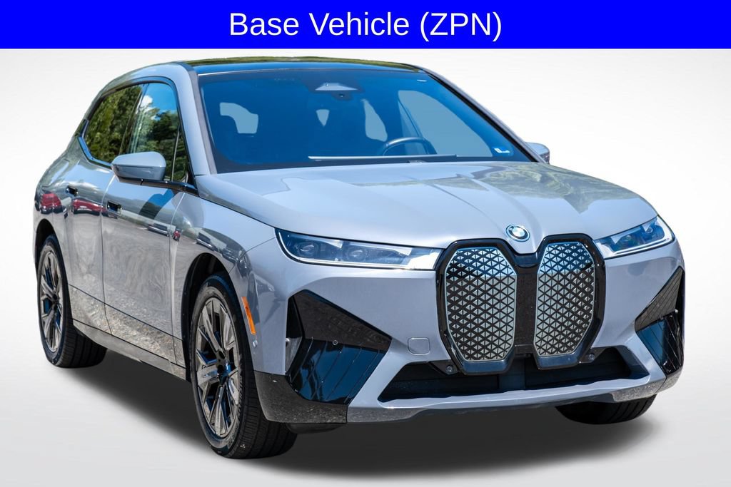 Used 2023 BMW iX xDrive50 w/ Sport Package AWD/4WD image 10