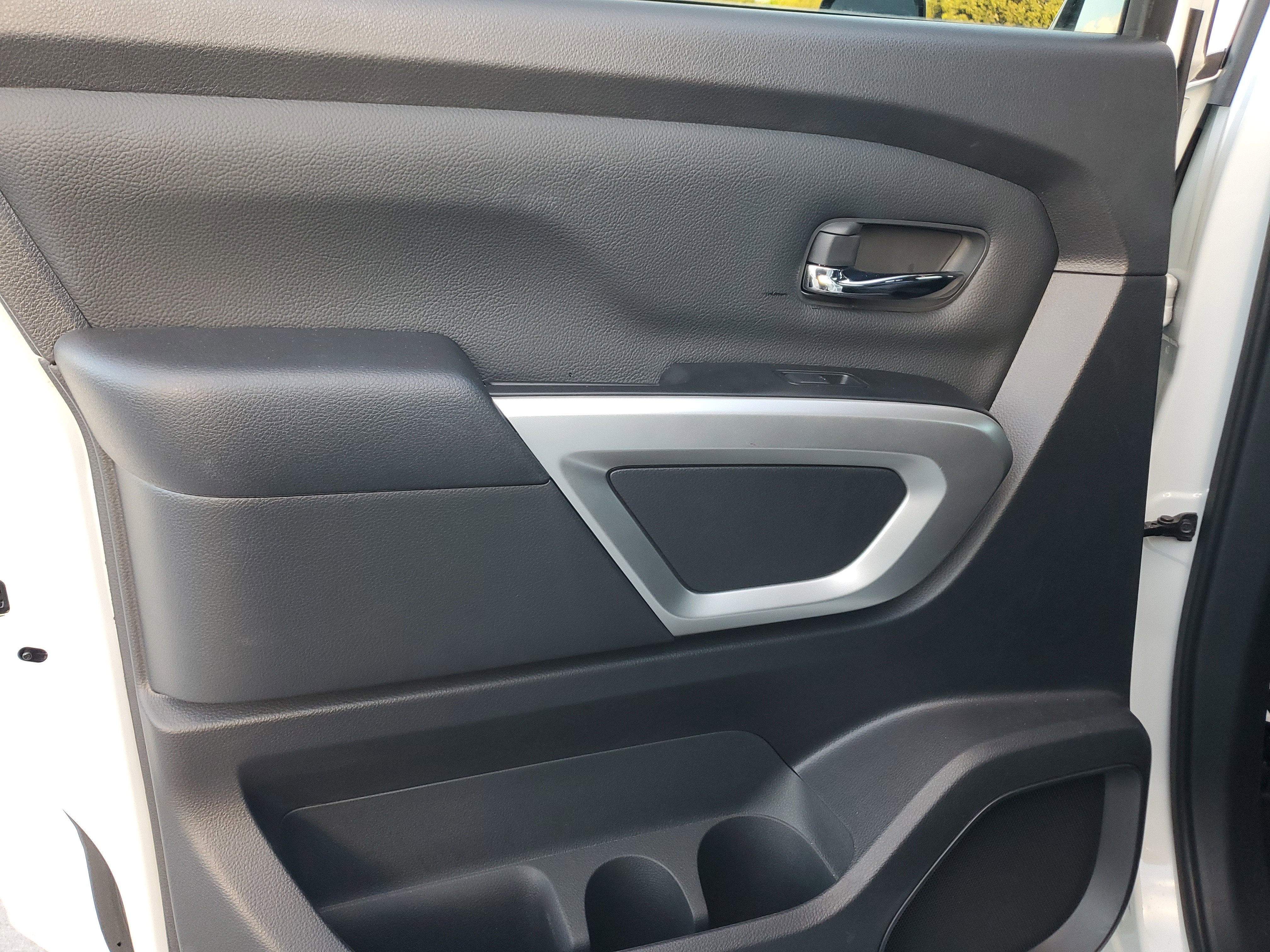 Certified 2024 Nissan Titan SV w/ SV Convenience Package image 27