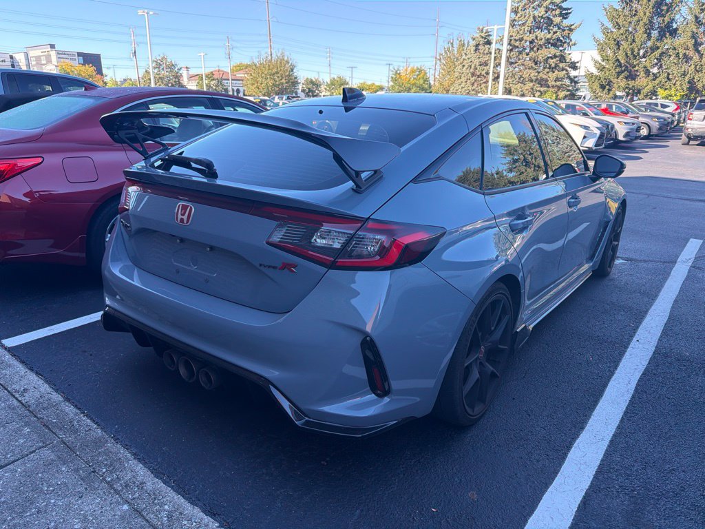 Used 2024 Honda Civic Type R image 3