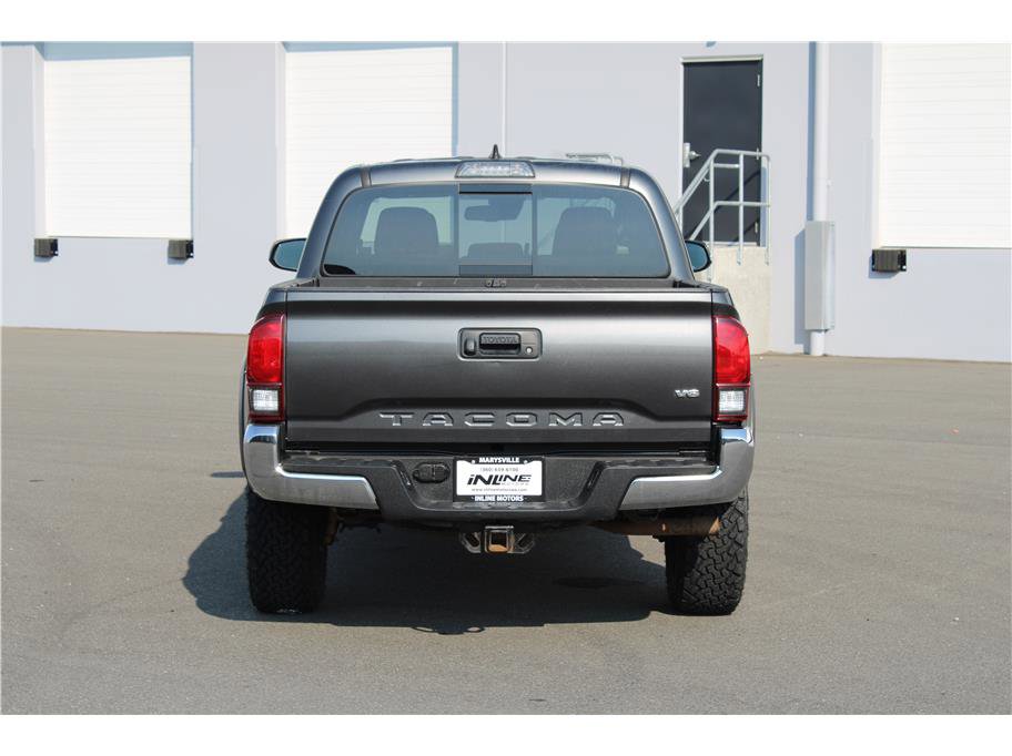 Used 2019 Toyota Tacoma TRD Off-Road image 3