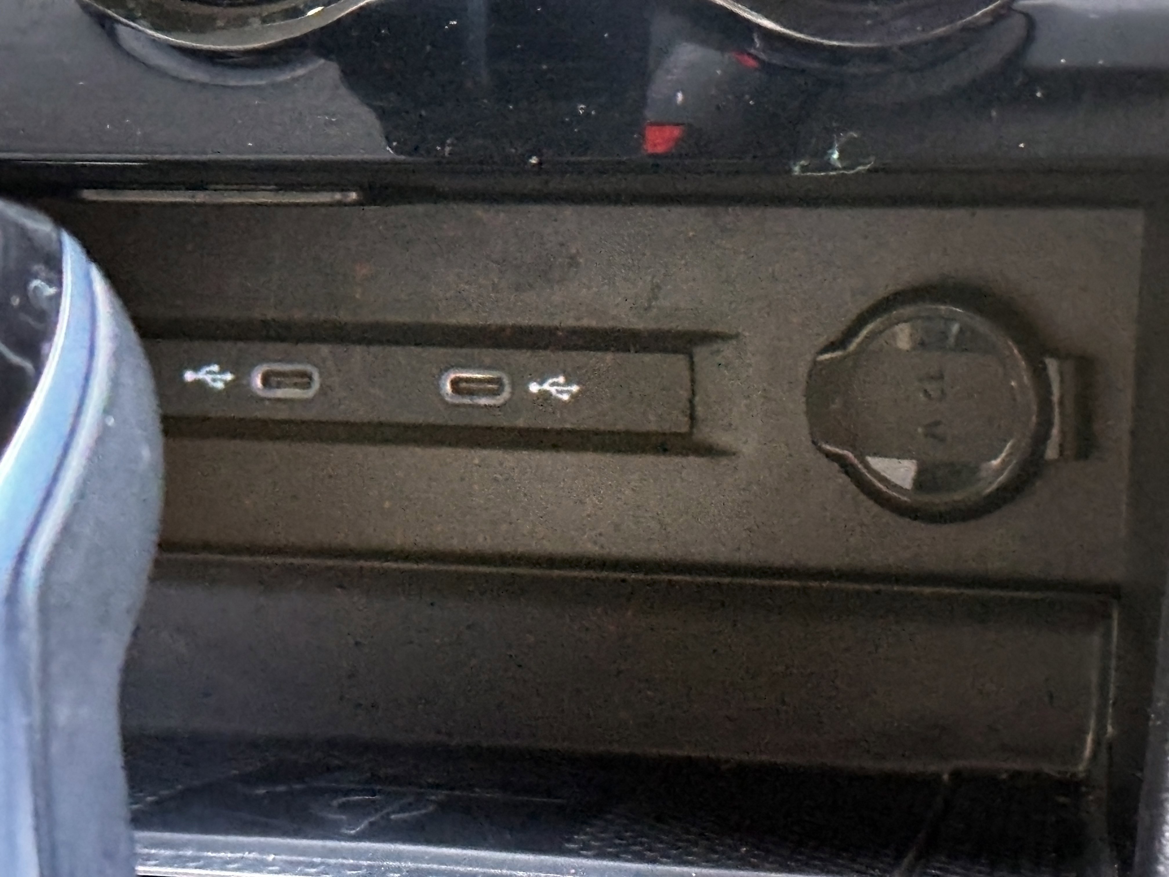 Used 2024 Volkswagen Taos SE image 23