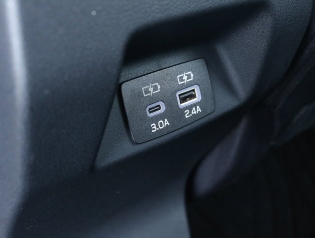 Used 2025 Subaru Crosstrek 2.5i Limited w/ Crosstrek Mirror Package image 17