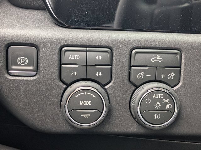 Used 2026 Chevrolet Silverado 1500 LT Trail Boss w/ Convenience Package II AWD/4WD image 25
