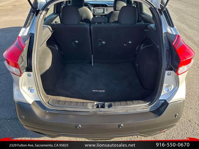 Used 2020 Nissan Kicks S FWD image 11