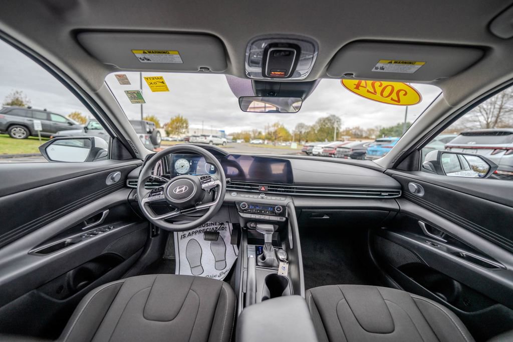 Certified 2024 Hyundai Elantra SEL image 15