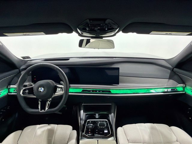 Used 2025 BMW 760i xDrive w/ Executive Package AWD/4WD image 31