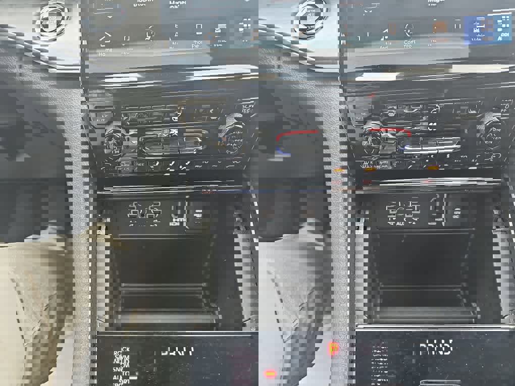 Used 2024 Jeep Grand Cherokee Limited 4xe image 23