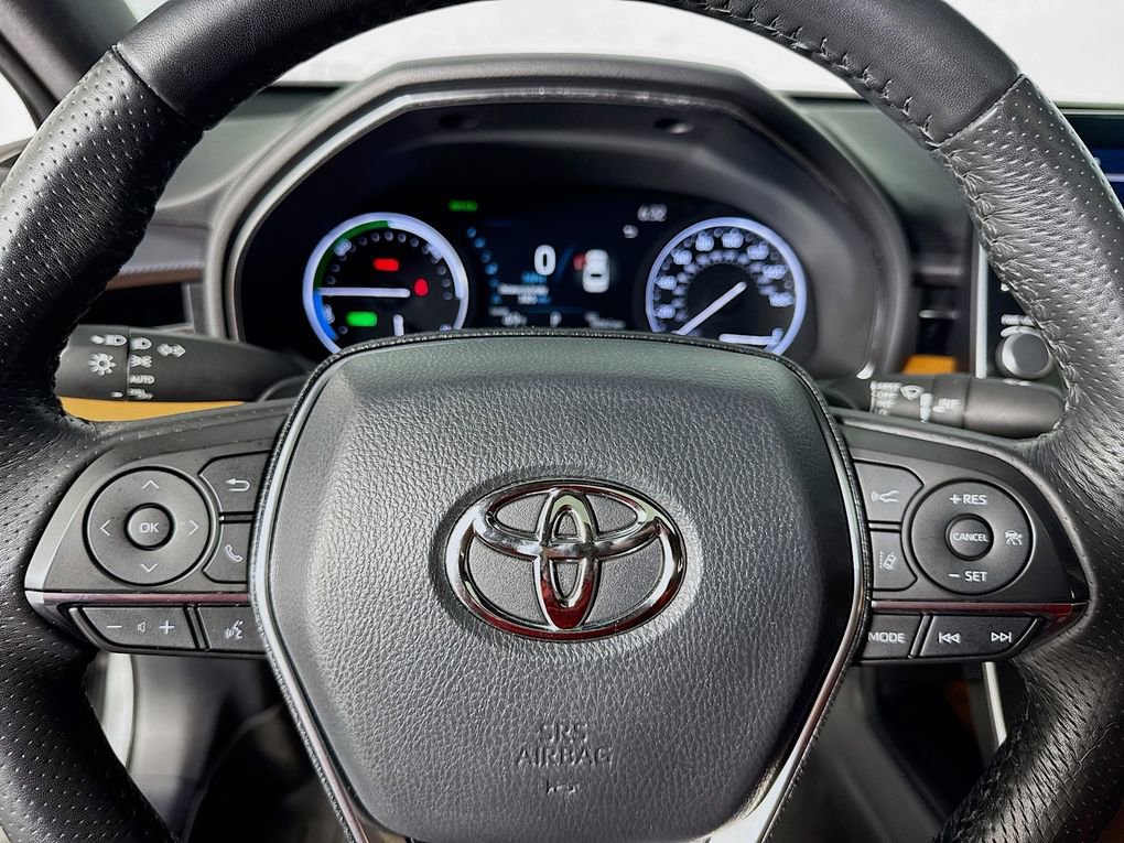 Used 2021 Toyota Avalon XSE image 16