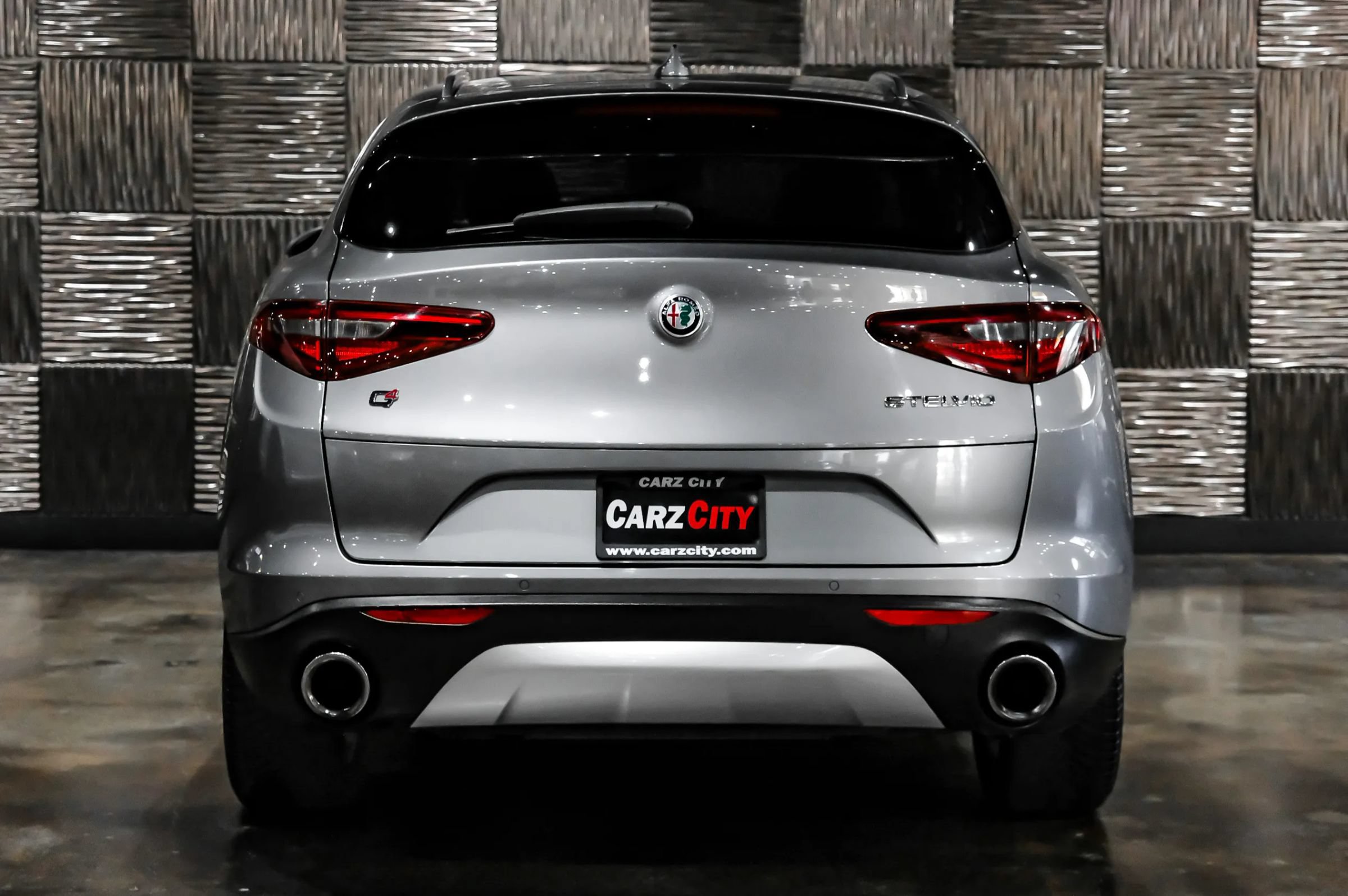 Used 2018 Alfa Romeo Stelvio Ti AWD/4WD image 10