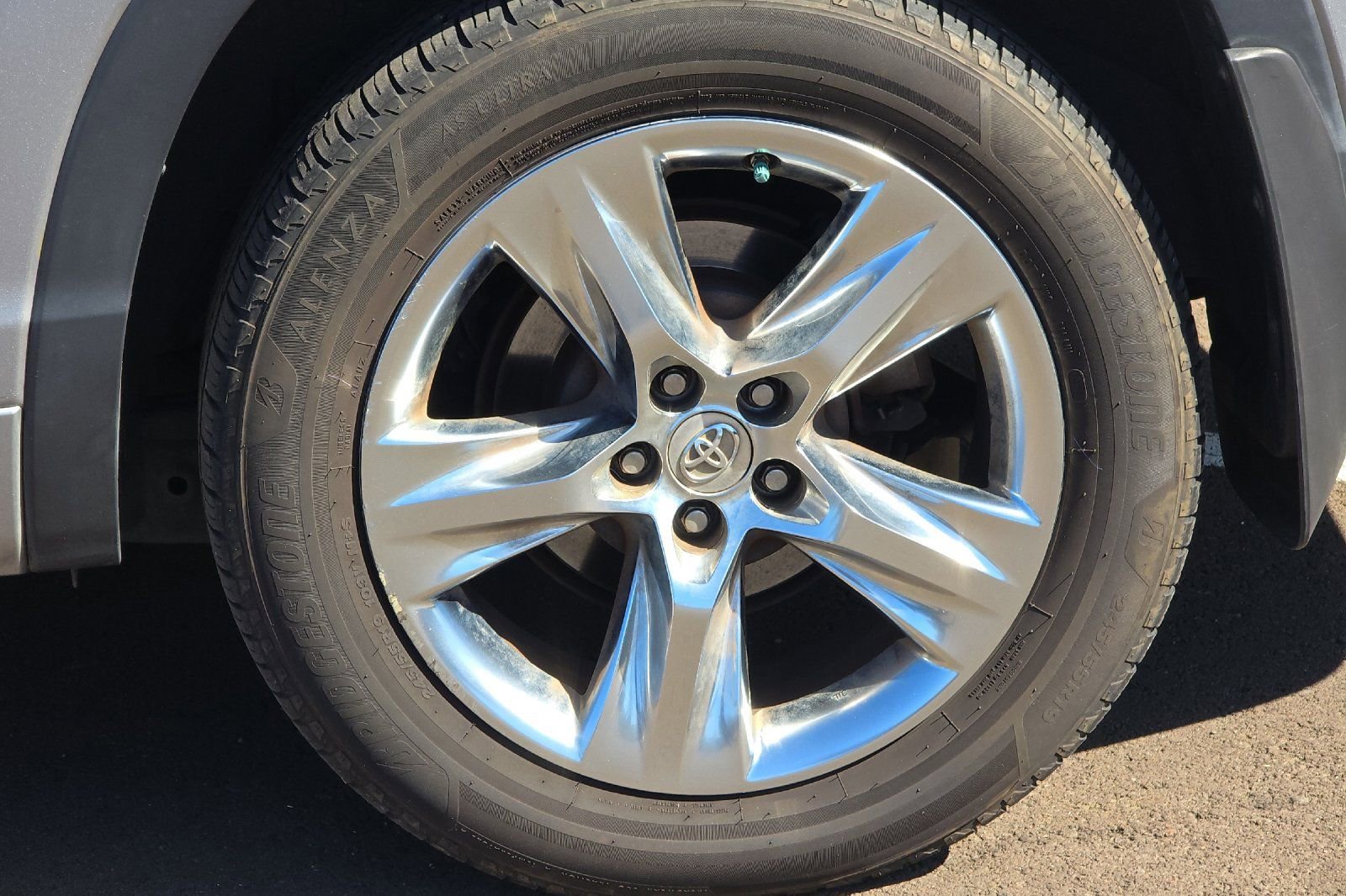 Used 2015 Toyota Highlander Limited w/ Driver Technology Package image 28