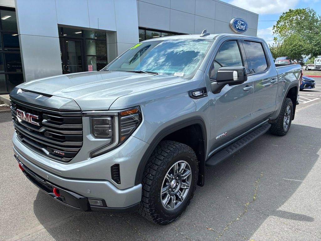 Used 2024 GMC Sierra 1500 AT4 w/ Technology Package AWD/4WD image 3