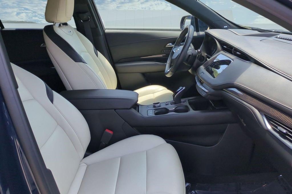 Certified 2022 Cadillac XT4 Sport FWD image 17