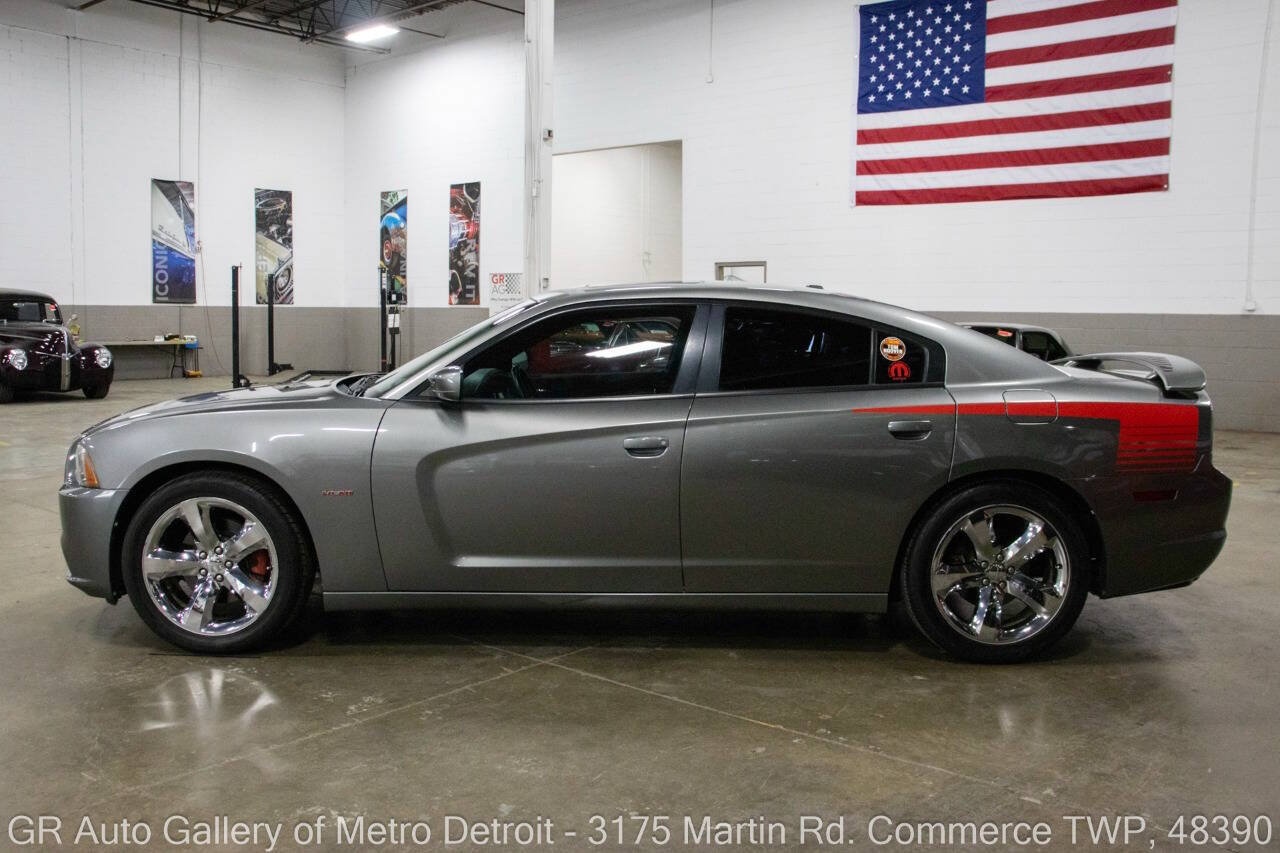 Used 2011 Dodge Charger R/T RWD image 3