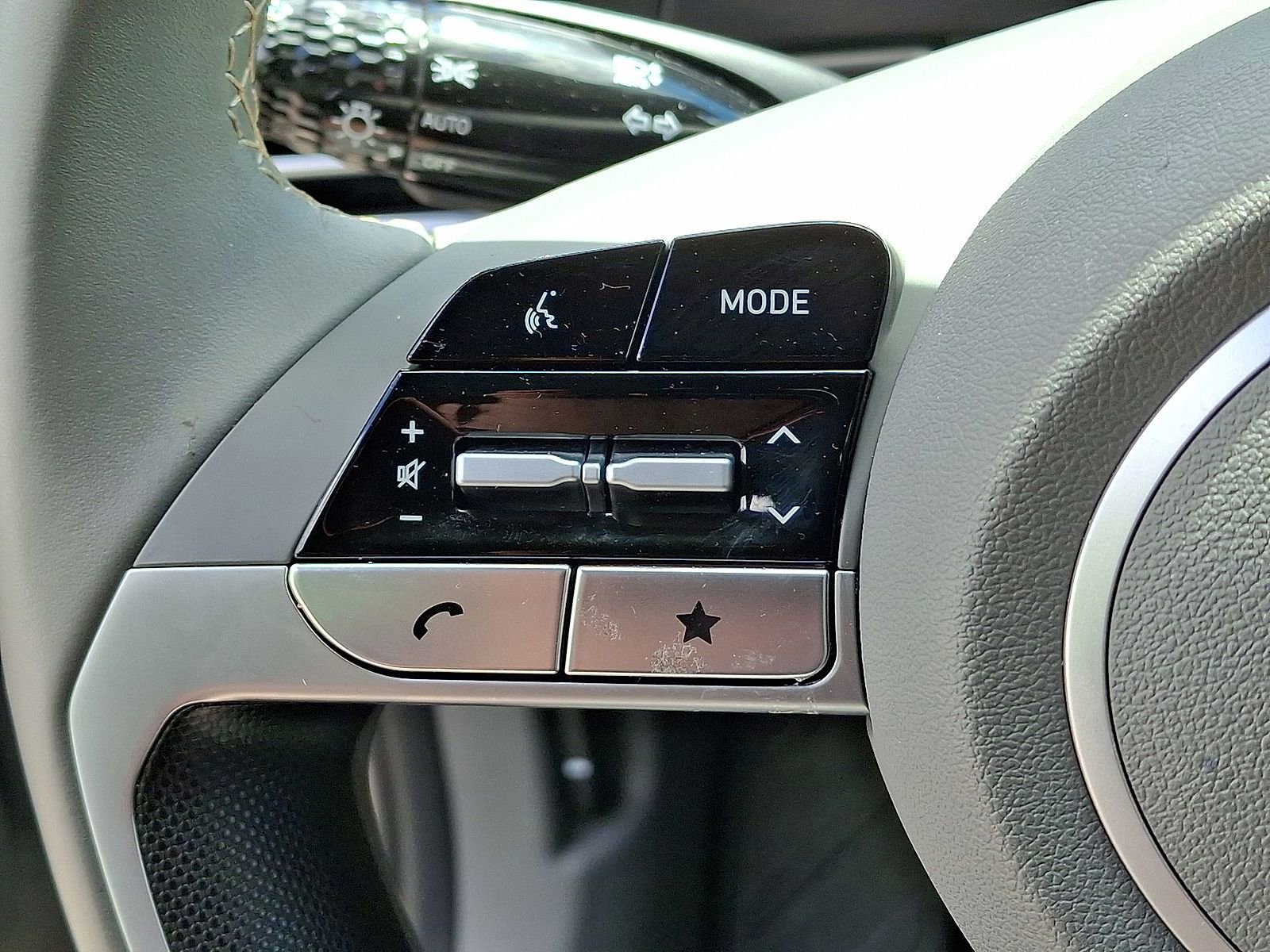 Used 2025 Hyundai Elantra Sport FWD image 23
