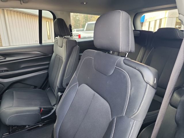 Used 2023 Jeep Grand Cherokee L Laredo image 29