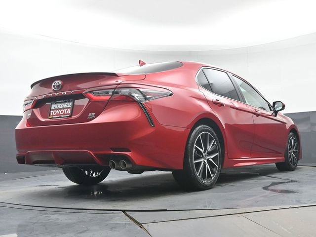 Used 2023 Toyota Camry SE w/ Cold Weather Package image 34
