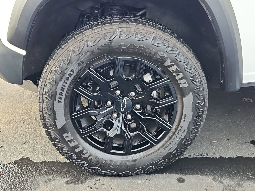 Used 2025 Chevrolet Colorado Trail Boss w/ Off-Road Front Bumper Package image 30