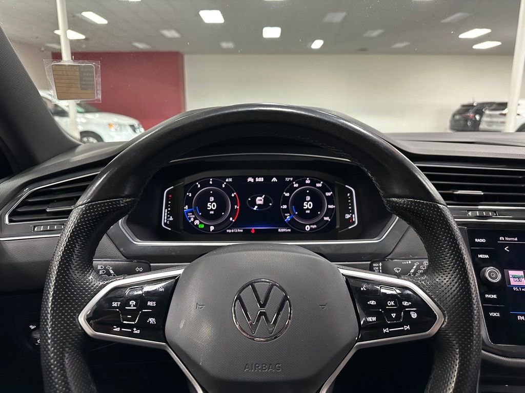 Used 2022 Volkswagen Tiguan SEL R-Line AWD/4WD image 17