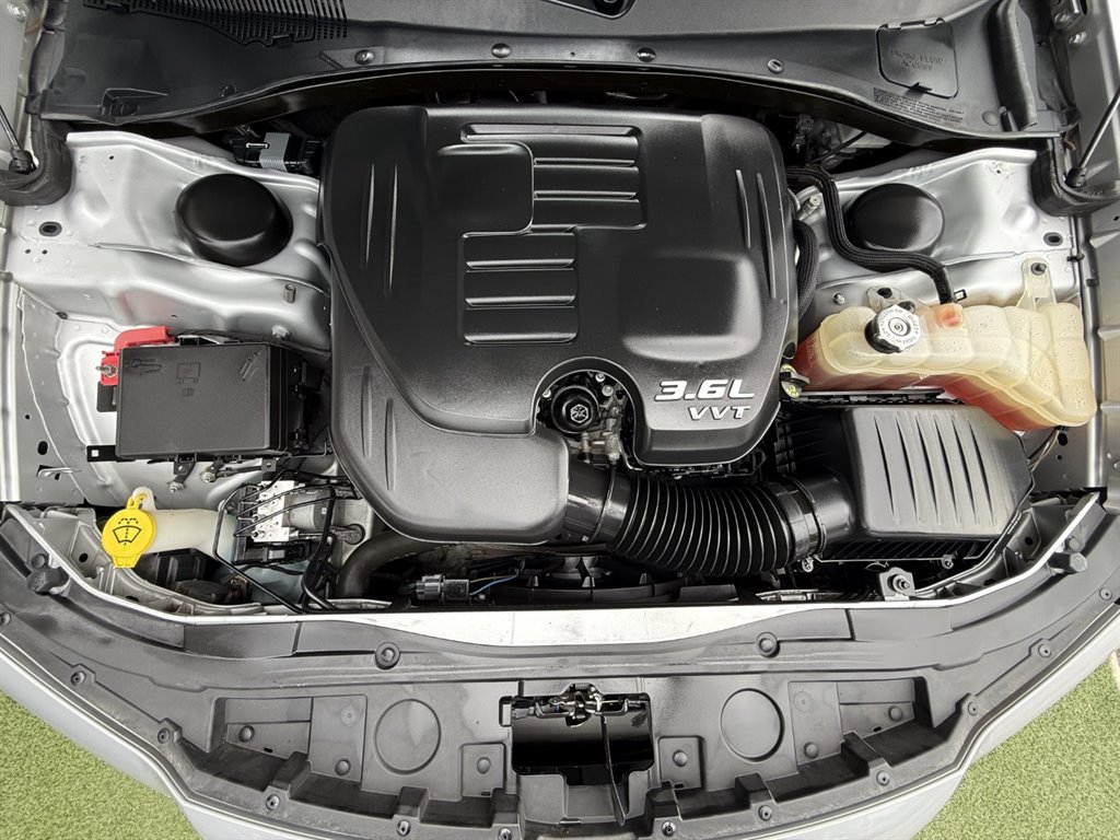 Used 2020 Chrysler 300 Limited image 34