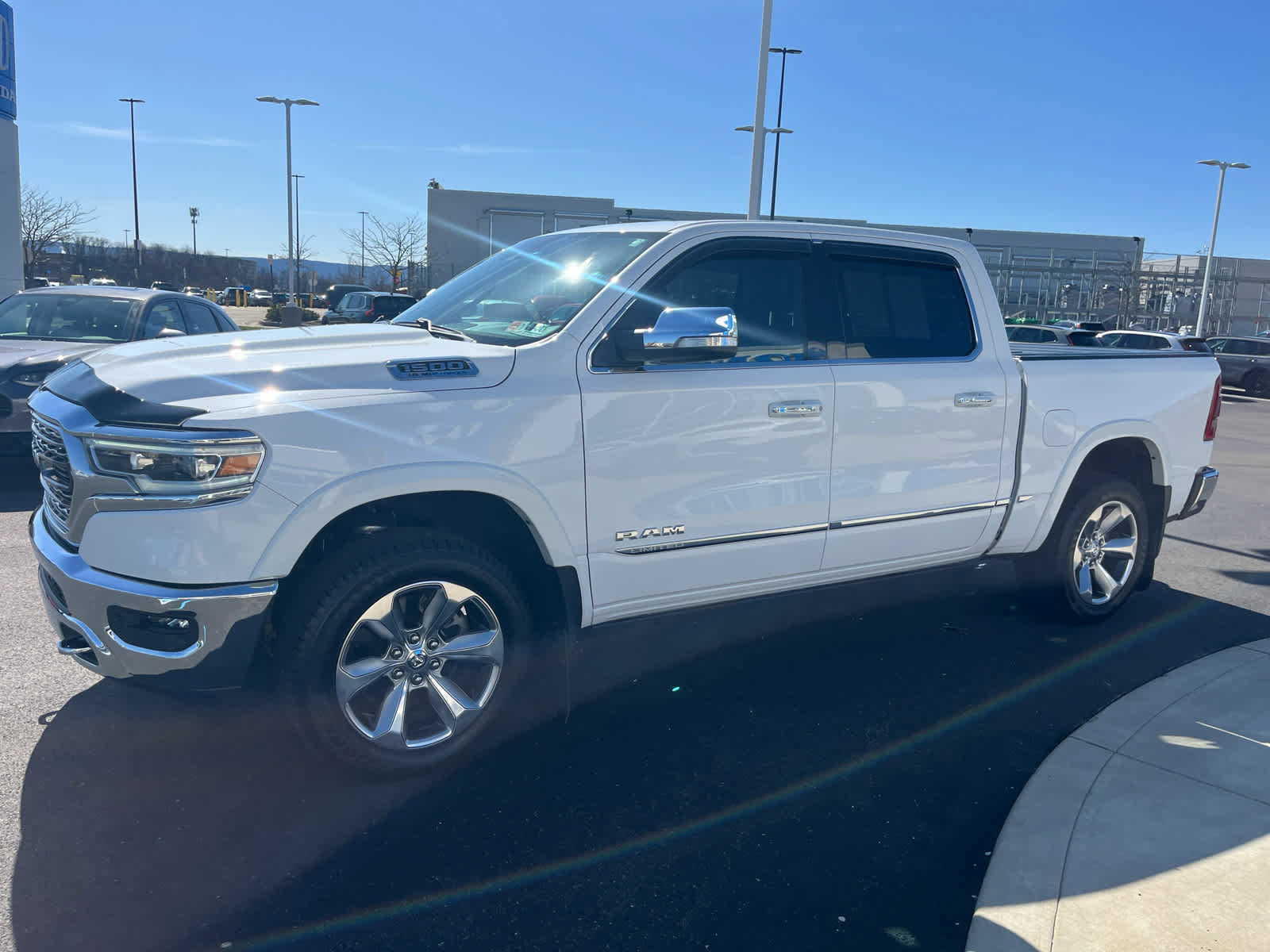 Used 2021 RAM 1500 Limited AWD/4WD image 9