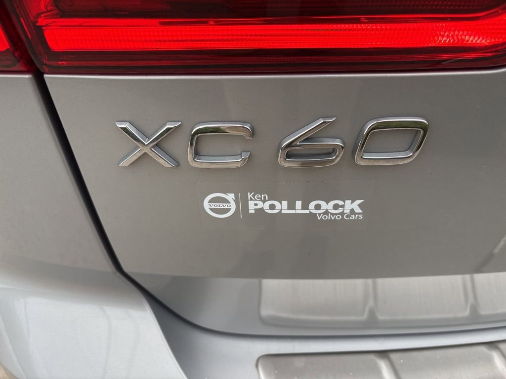 Certified 2023 Volvo XC60 B5 Core w/ Climate Package AWD/4WD image 10