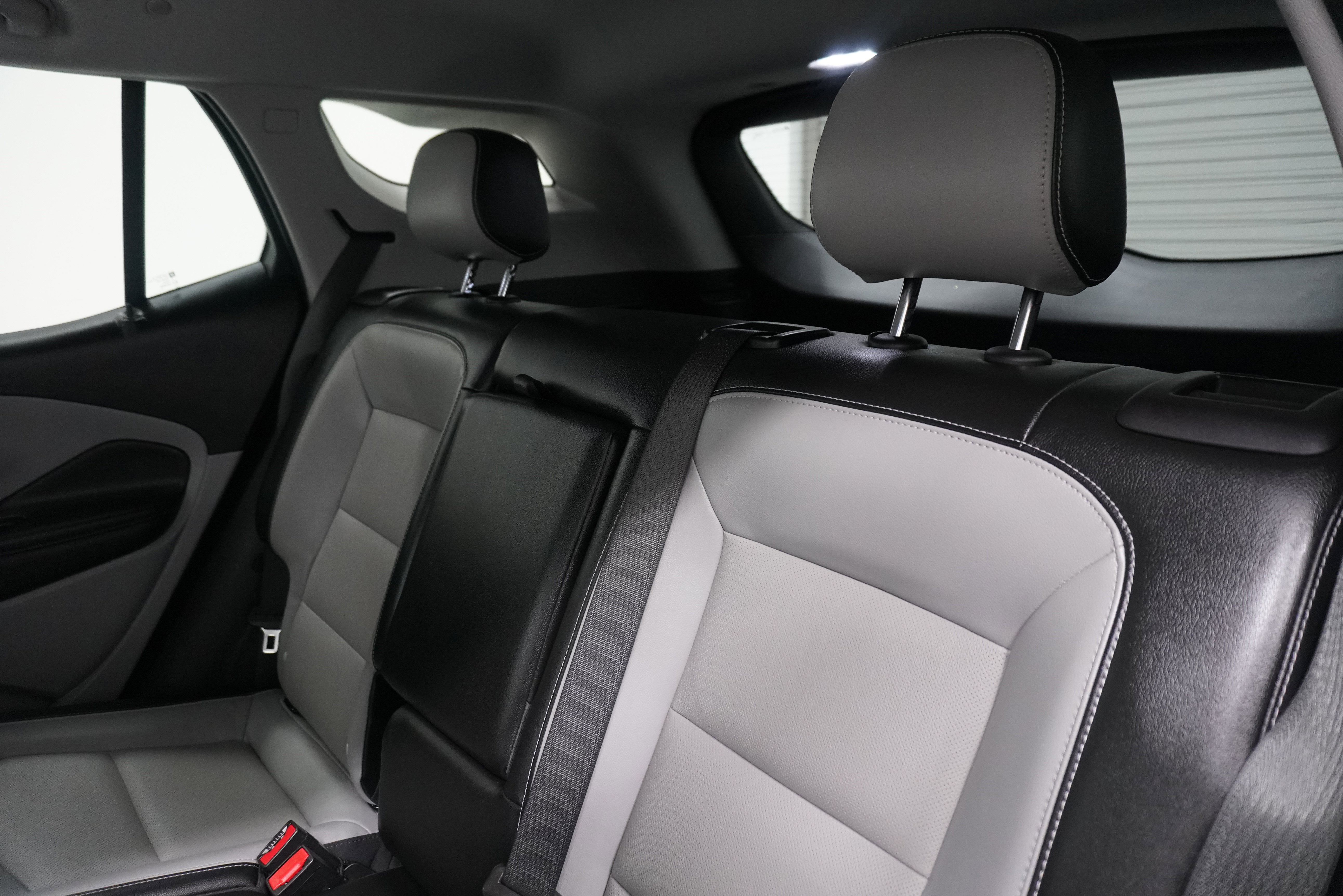 Used 2023 GMC Terrain SLT w/ Infotainment Package II AWD/4WD image 13