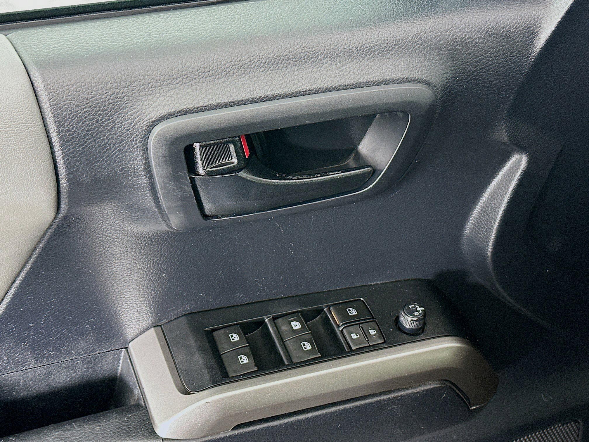 Used 2019 Toyota Tacoma SR5 image 15